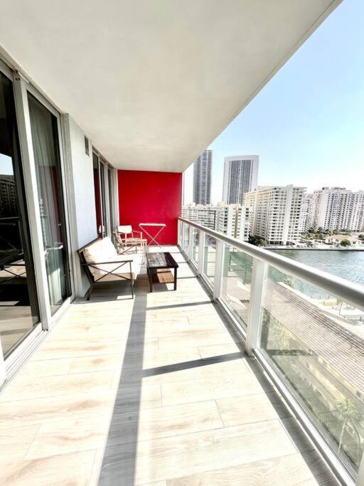 Luxury Condo Steps From Beach Hallandale Beach Exterior foto