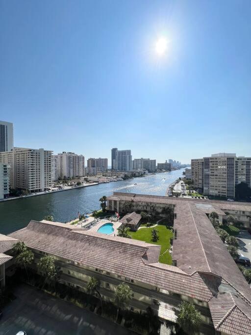 Luxury Condo Steps From Beach Hallandale Beach Exterior foto